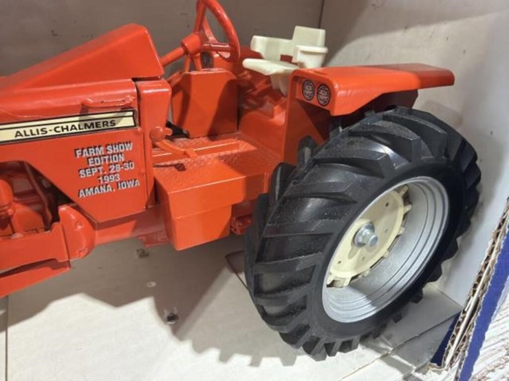 allis-chalmers-one-ninety-toy-tractor-image-2