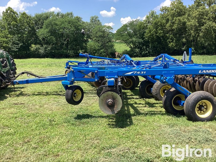 2015-landoll-7431-26-image-10