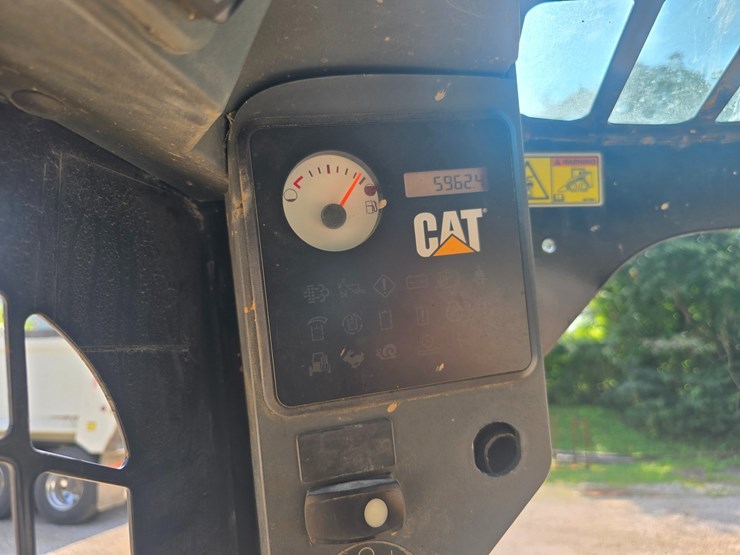 2013-caterpillar-289c2-image-42