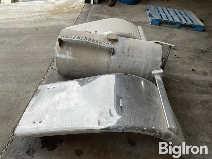 hogebuilt-chrome-quarter-fenders-image-8