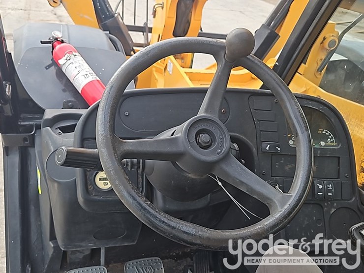 2017-jcb-510-56-image-27