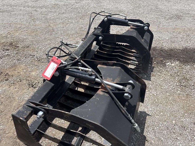 74in-skid-steer-grapple-image-6