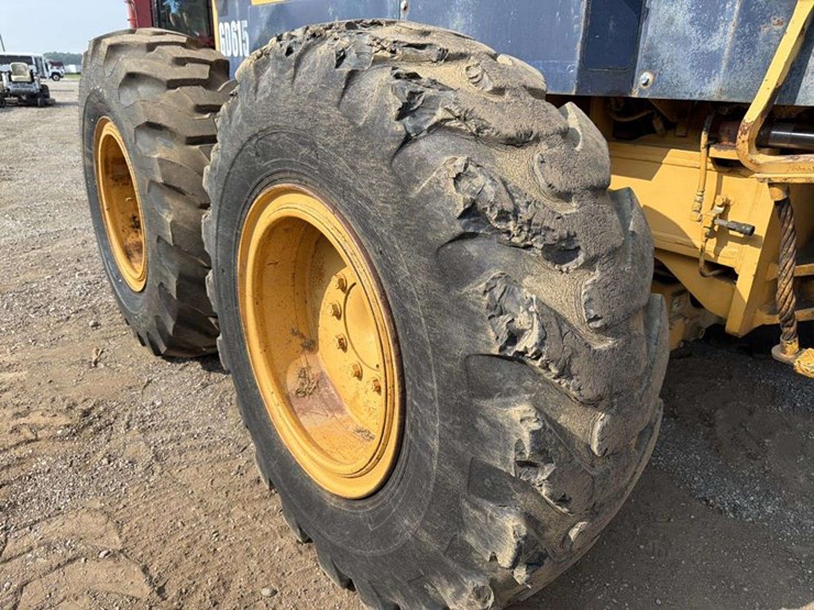 komatsu-grader-gd615a-image-13