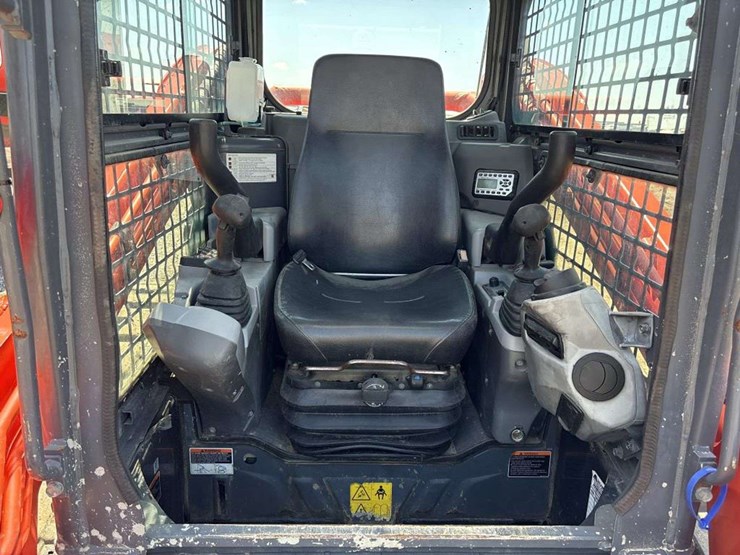 kubota-svl75-2-image-12