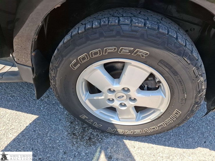 2012-ford-escape-image-19