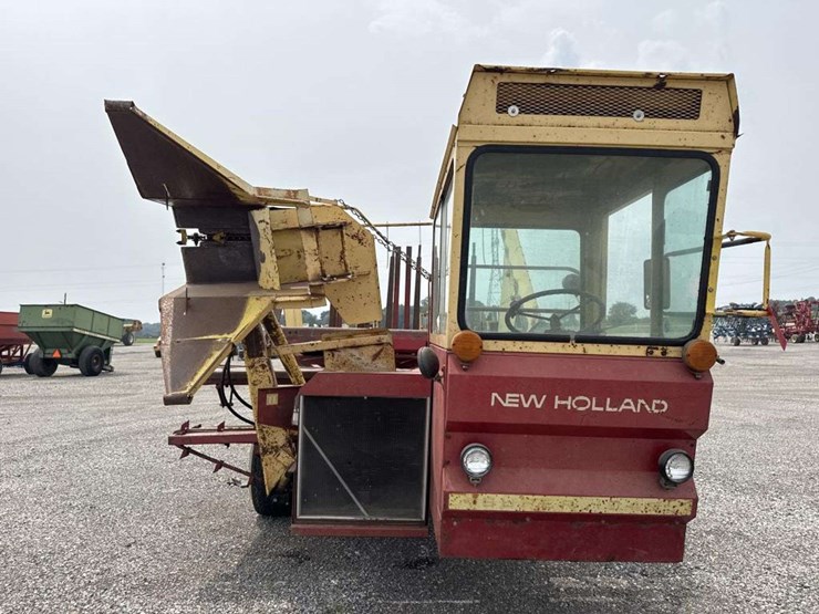 new-holland-1049-image-6