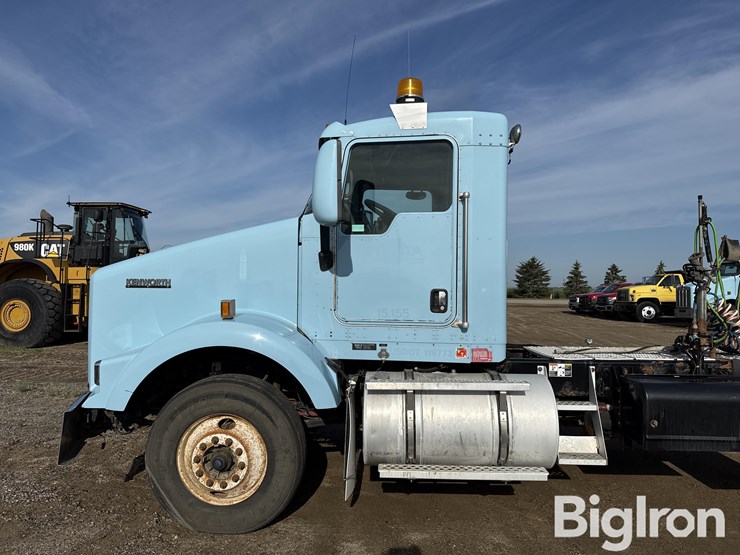 2012-kenworth-t800-image-19