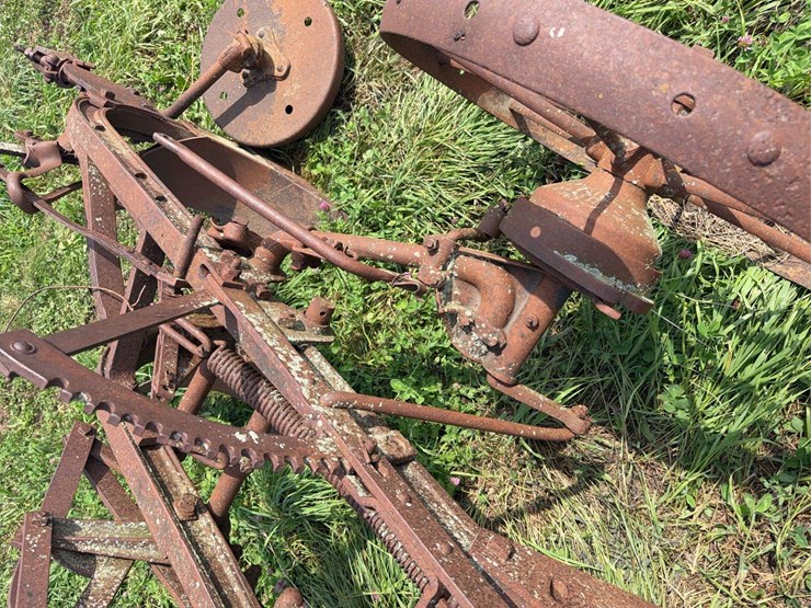 international-harvester-two-bottom-pull-type-moldboard-plow-image-10