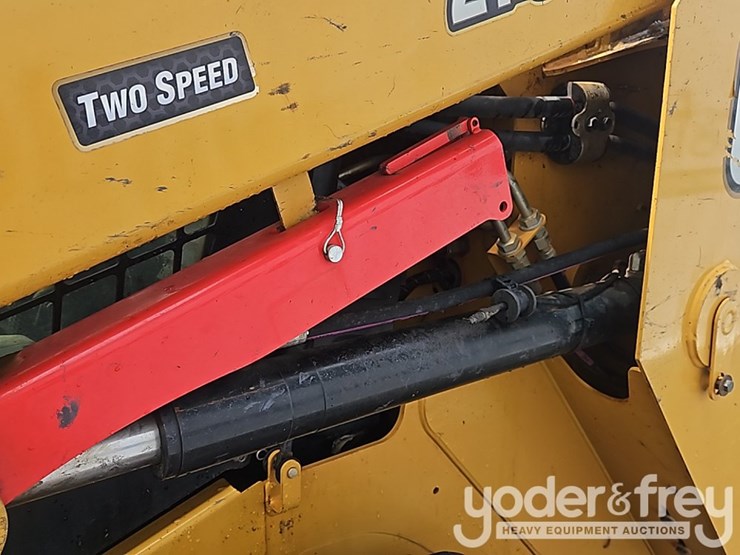 2020-caterpillar-279d3-image-20