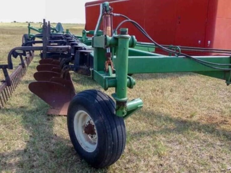 blanchard-7-bottom-mo-board-plow-image-3