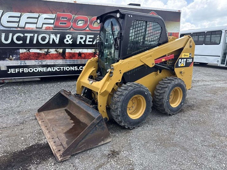 caterpillar-236d-image-1