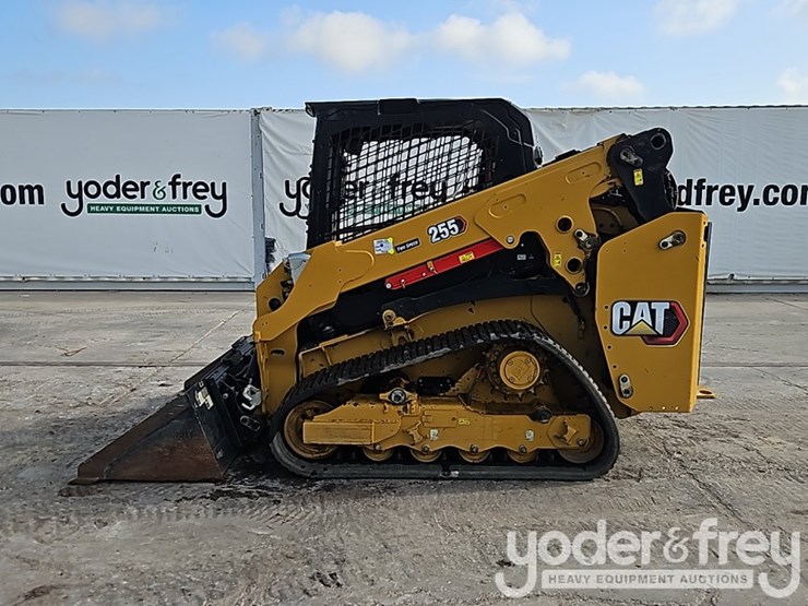 2025-caterpillar-255-image-2