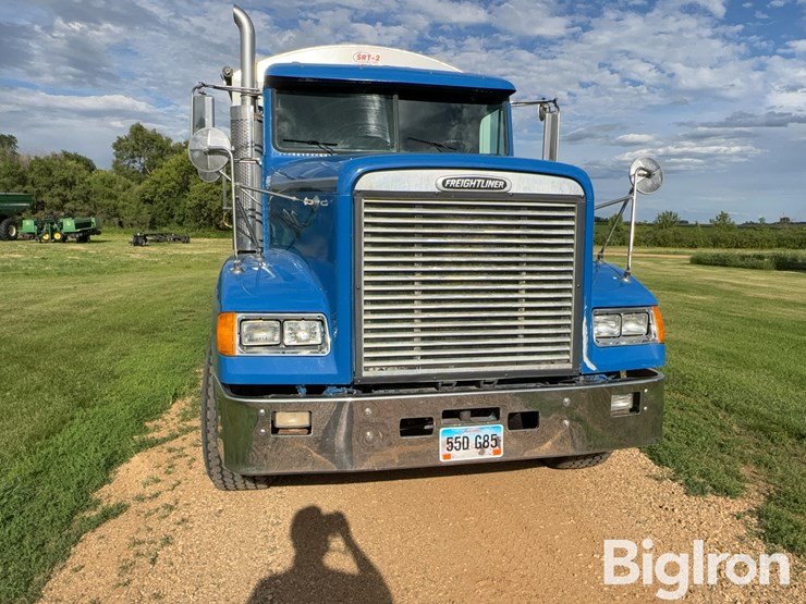 2000-freightliner-fld120-image-19