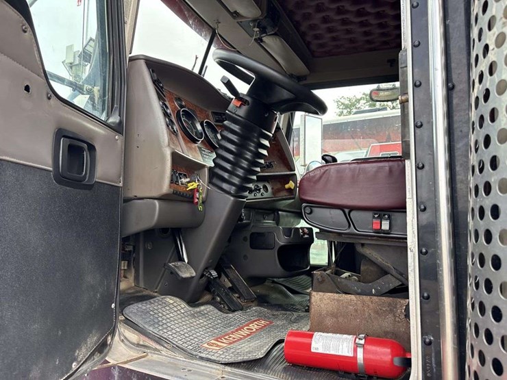 2004-kenworth-t800-image-15