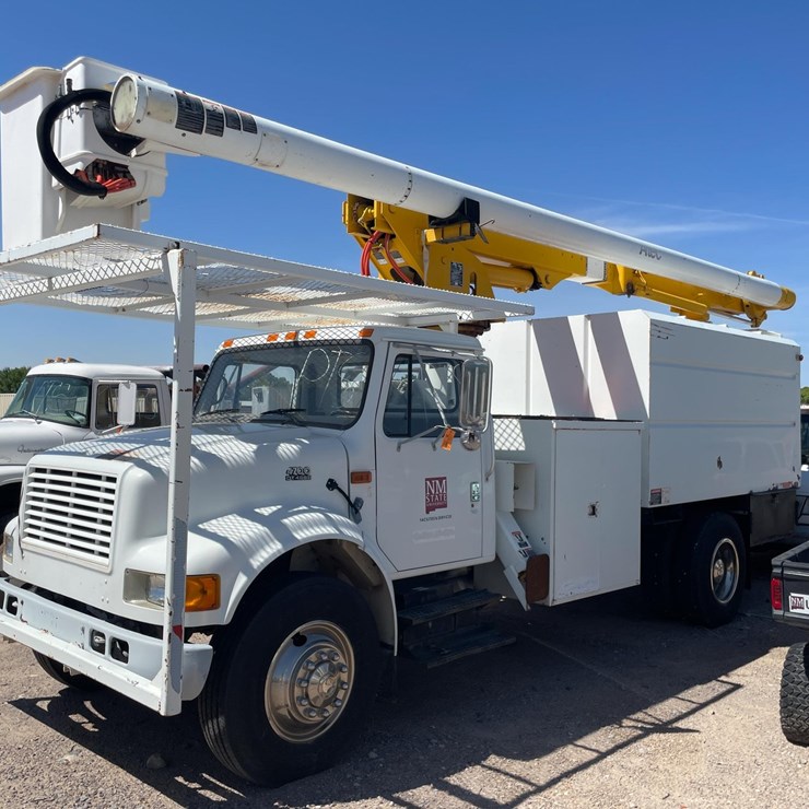 #2253 • 1998 Isuzu 2-Ton Cargo Truck (Has NM Title) (Located in Las Cruces)