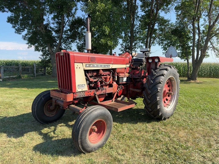 farmall-806-diesel-image-1