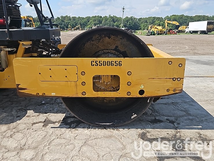 2018-caterpillar-cs54b-image-10