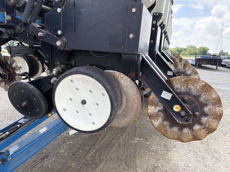 kinze-2600-image-15