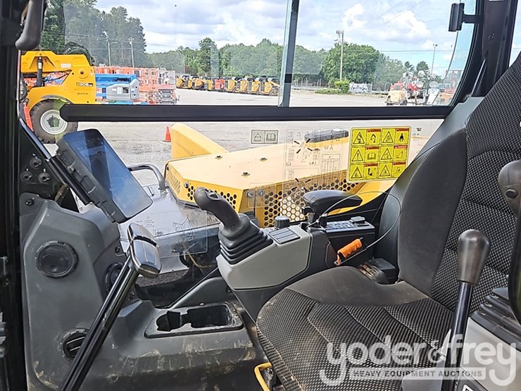 2023-caterpillar-306-cr-image-36