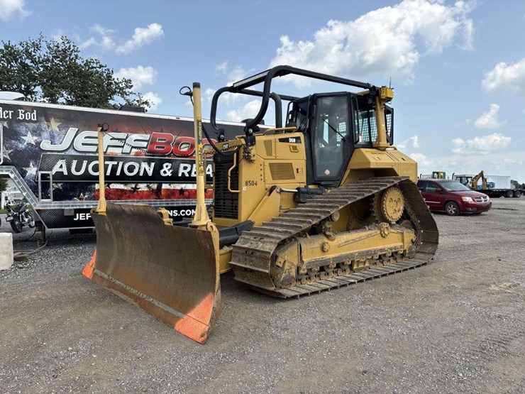caterpillar-d6n-lgp-image-1