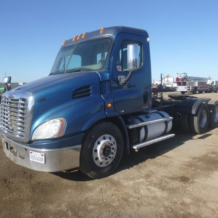 2012 FREIGHTLINER CASCADIA 113