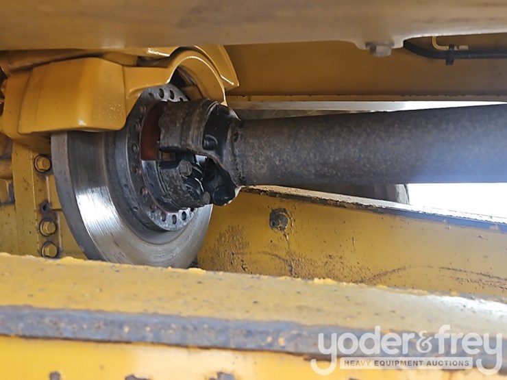 2021-caterpillar-730-image-18