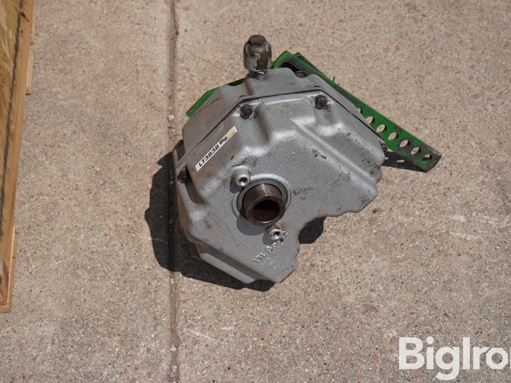 1000-pto-hydraulic-planter-pump-image-2