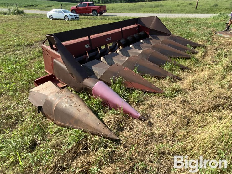 case-ih-1063-image-3
