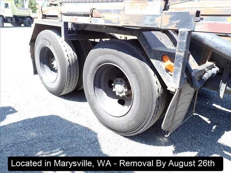 2007-peterbilt-320-image-26