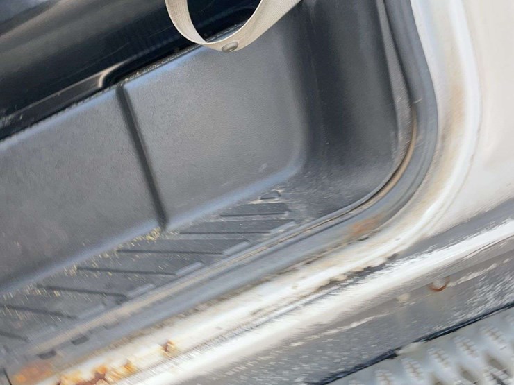 2014-ford-cargo-image-35
