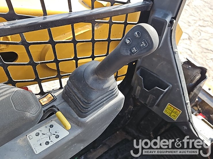 2025-caterpillar-255-image-26