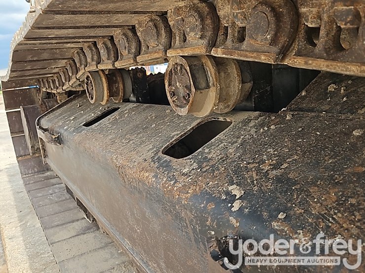 2019-caterpillar-336gc-image-23
