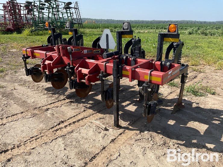 case-ih-2500-image-1