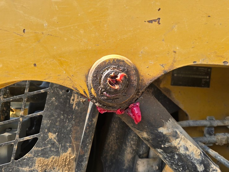 2013-caterpillar-289c2-image-26