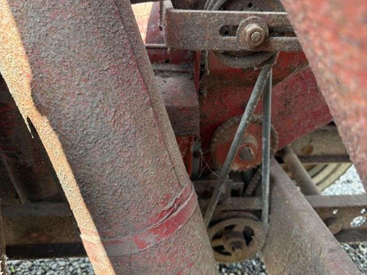 1966-farmhand-feed-grinder-with-corn-sheller-image-14