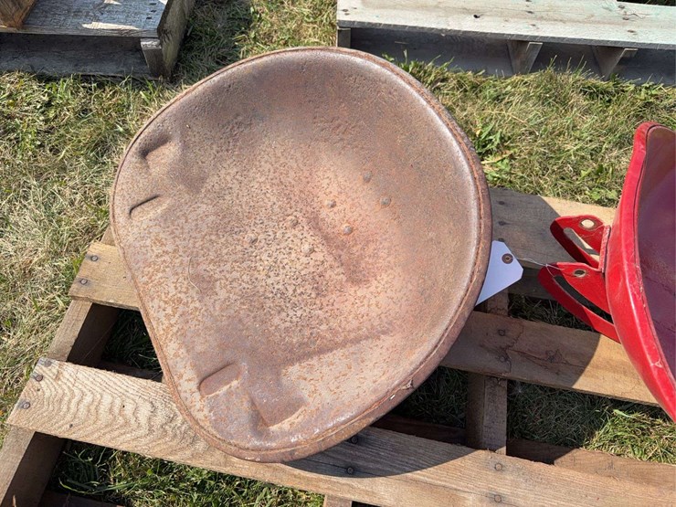 farmall-seat-pans,-battery-box,-pto-shield,-and-lights-image-8