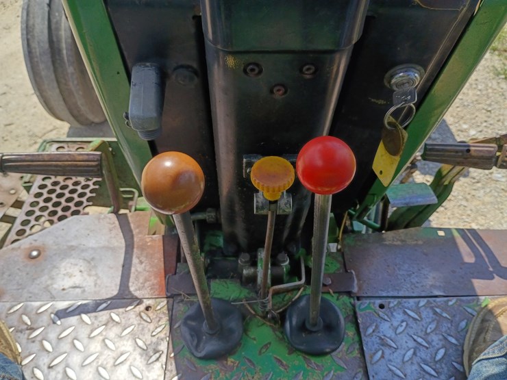 john-deere-2940-image-30