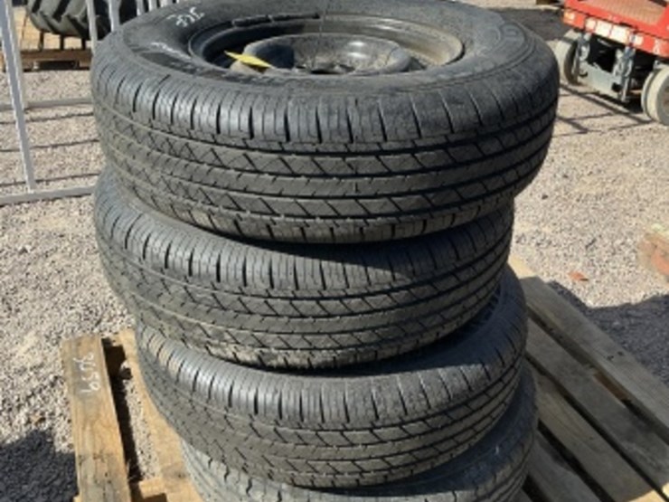pallet-of-asst-trailer-wheels-&-tires-image-1