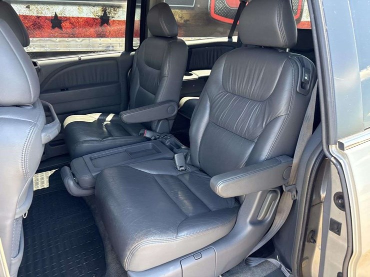 2005-honda-odyssey-image-12