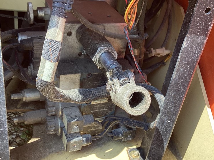 2002-jlg-260mrt-image-10
