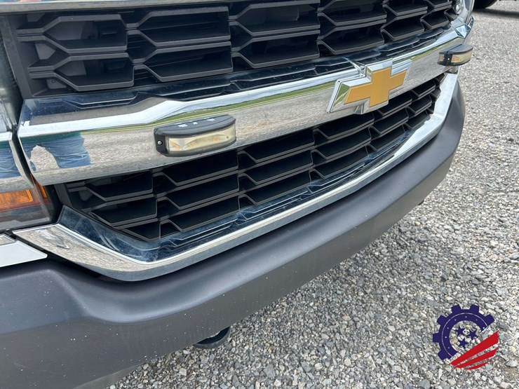2018-chevrolet-silverado-pickup-truck-image-21