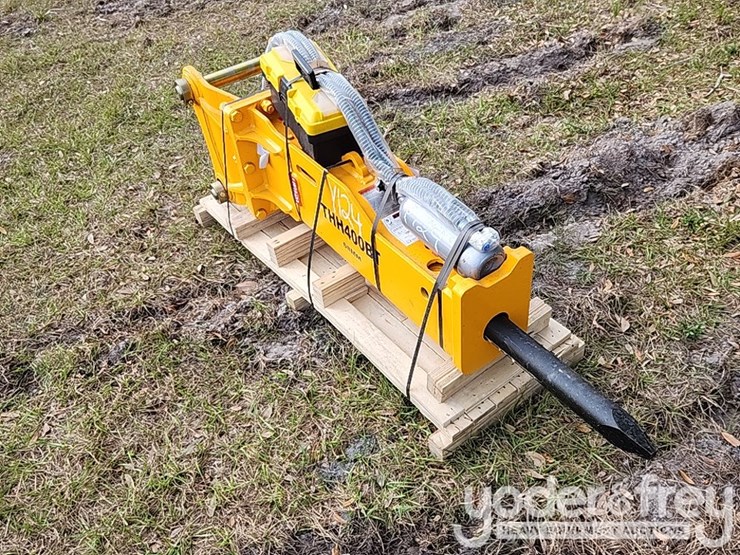 caterpillar-416-image-4