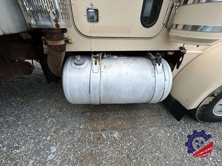 1987-peterbilt-379-image-44