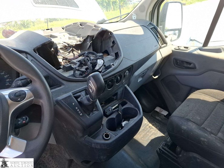 2019-ford-transit-image-12