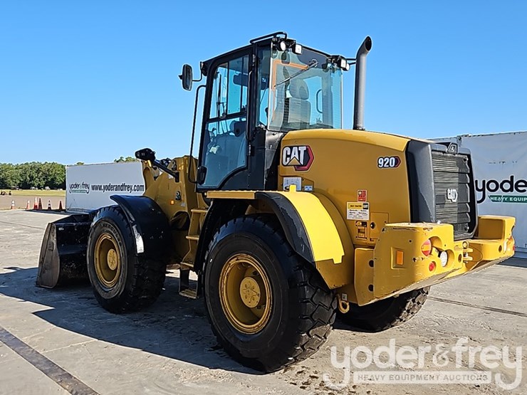 2023-caterpillar-920-image-4