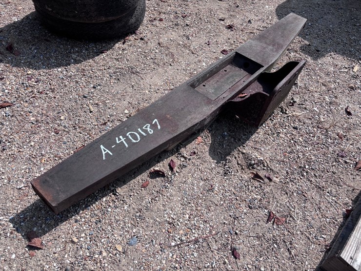 #1602-•-heavy-duty-rear-truck-bumper-image-2