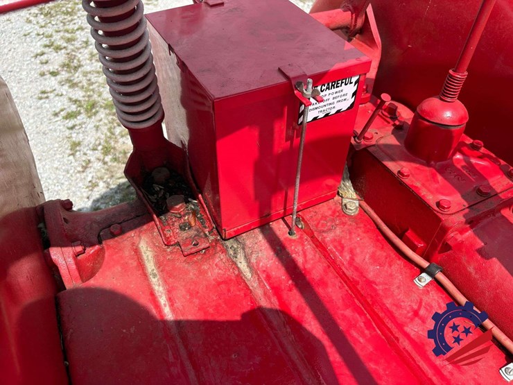 mccormick-farmall-cub-farm-tractor-image-39