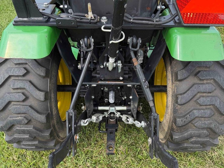 2025-john-deere-2025r-image-10