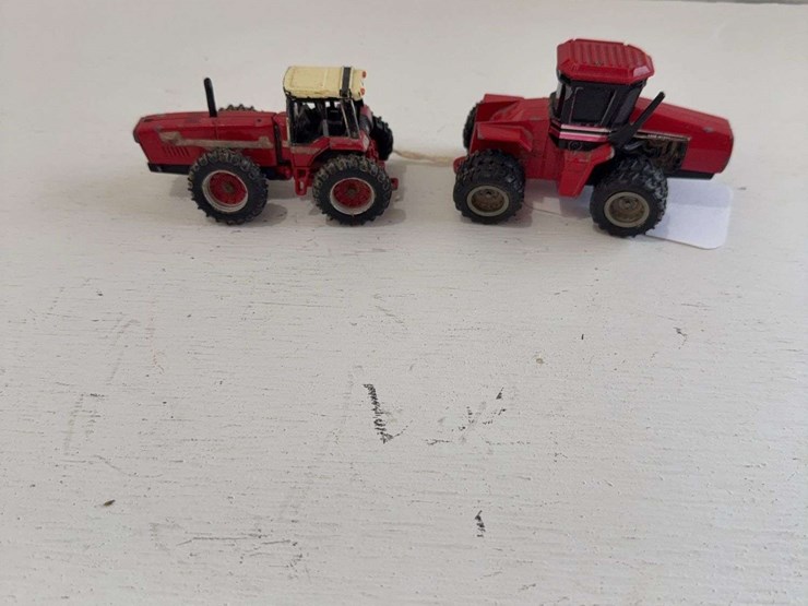 2-case-ih-1/64-scale-toy-tractors-image-1