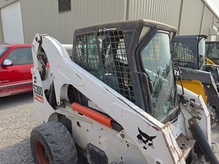 2007-bobcat-s300-image-21